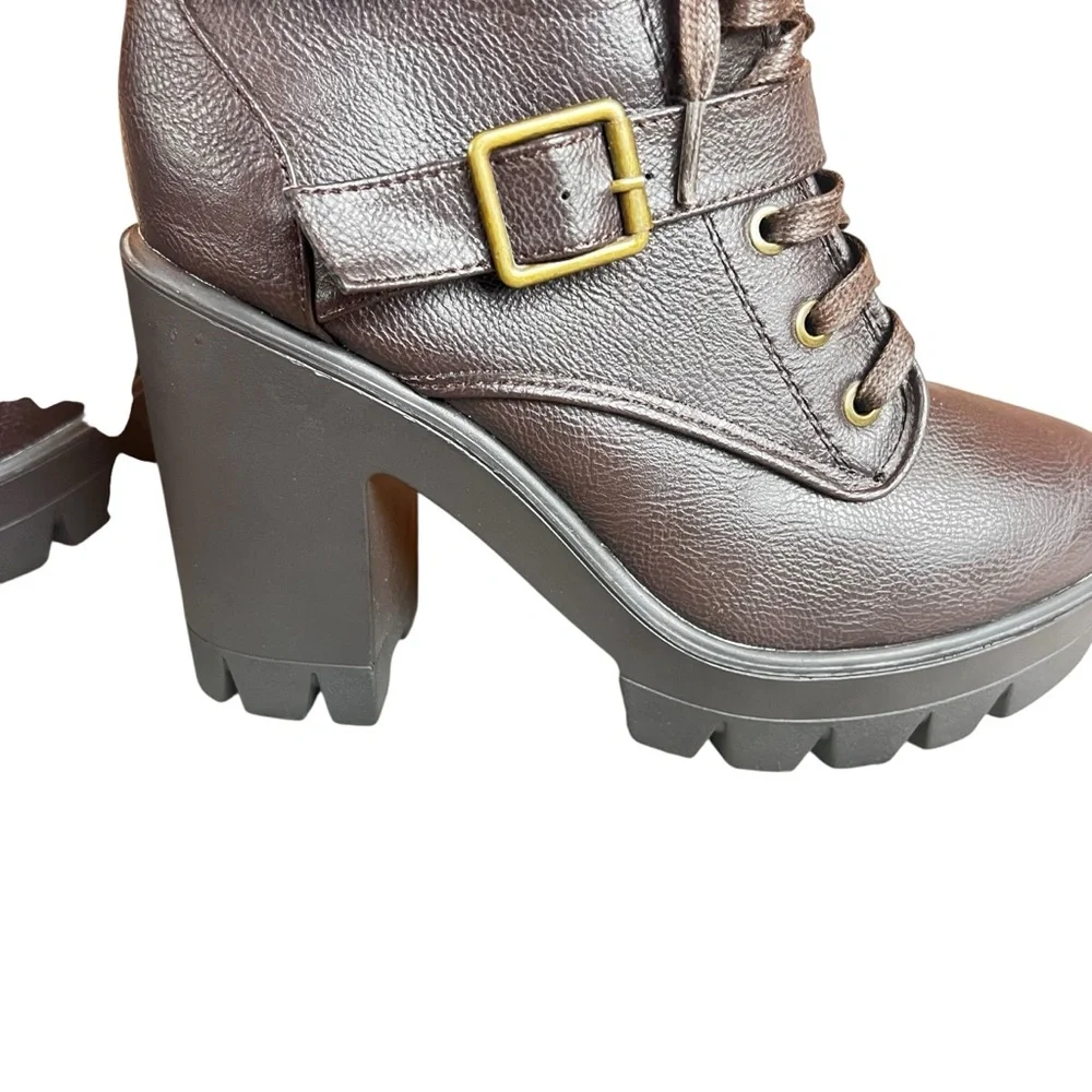 Bamboo Brown Platform Lug Sole Lace Up Ankle Boots Size 9